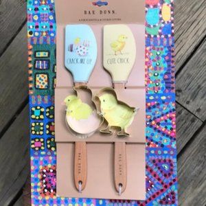 4 Piece Spatula & Cookie Cutter Set NWT